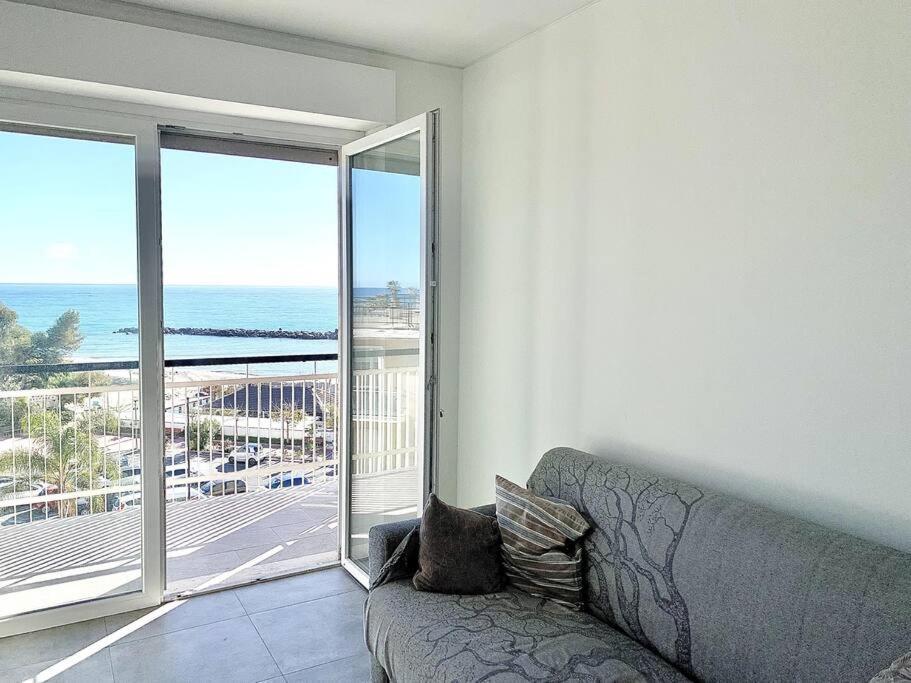 10 Min. Da Sanremo Appartamento Vista Mare Таджа Екстериор снимка
